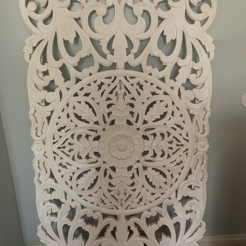White UO wooden headboard